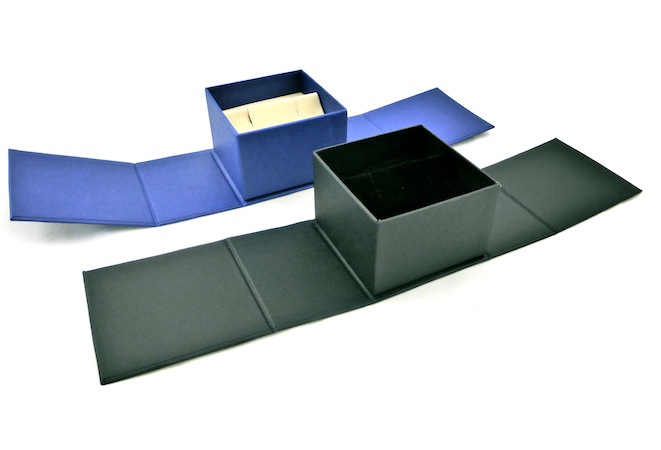 Beige or black interior cufflink box